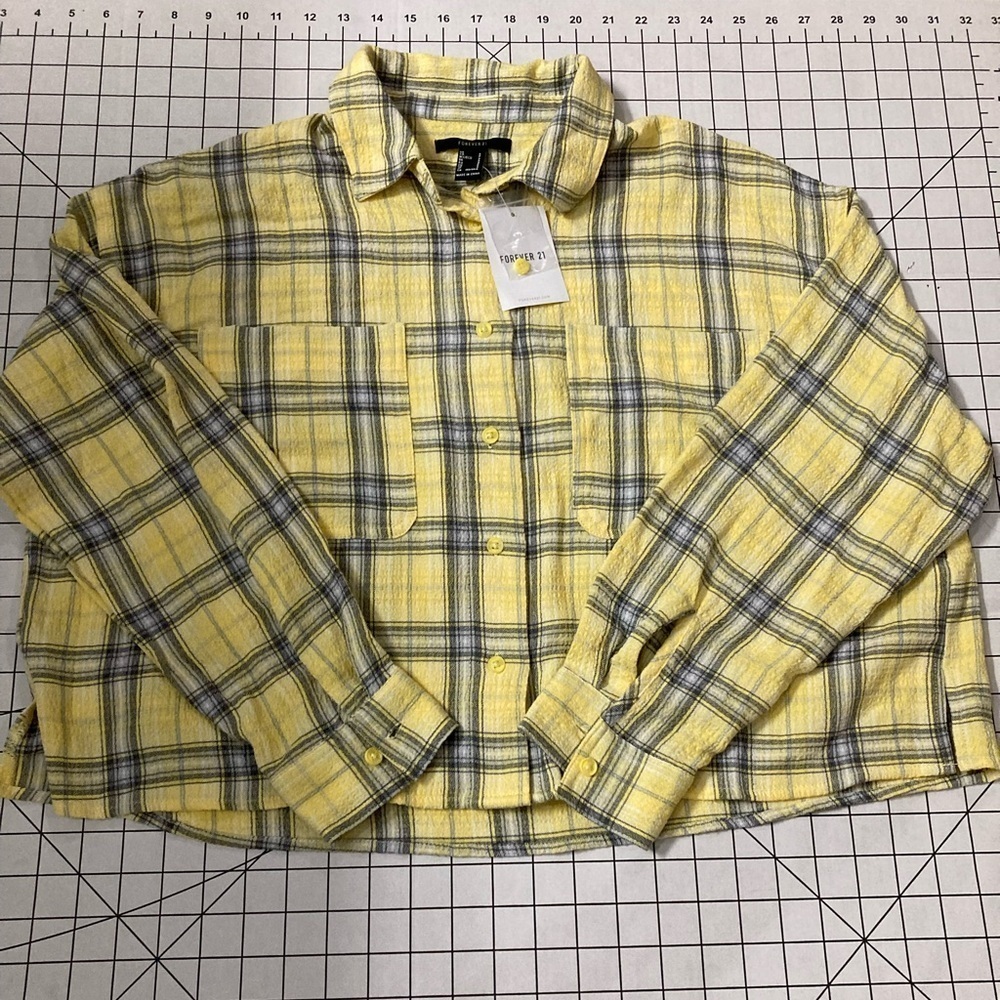 NWT‎ Forever 21 Women’s Small Yellow and Gray Button Down Shirt